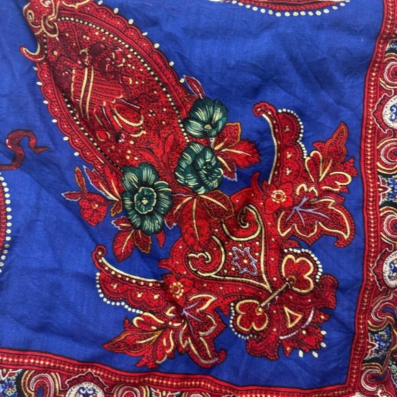Oscar De La Renta Wool Scarf - Picture 8 of 12